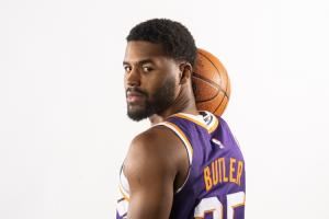 贾里德-巴特勒打湖人轰35+7+9！记者：联盟应该有多队对他感兴趣